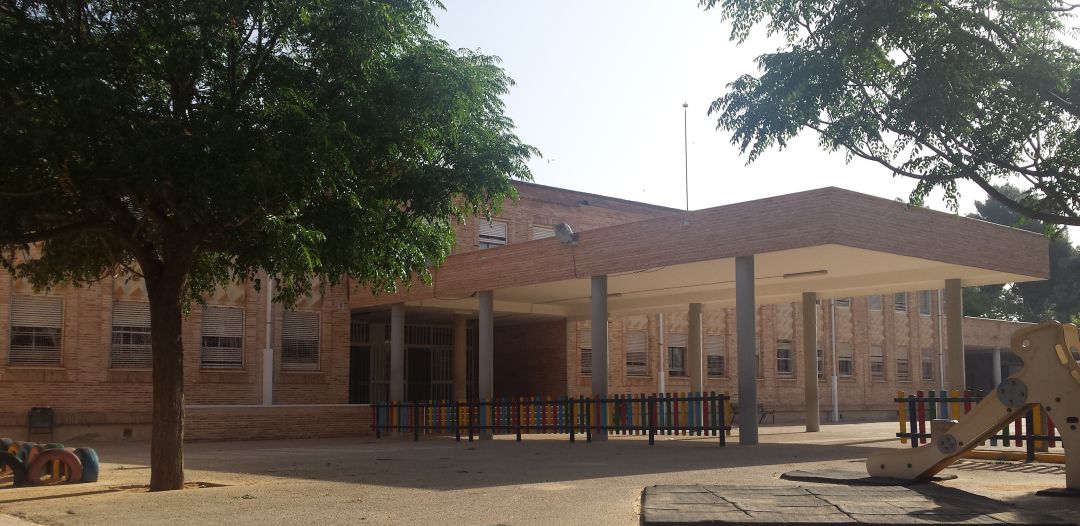 Fachada del colegio Fachada del colegio