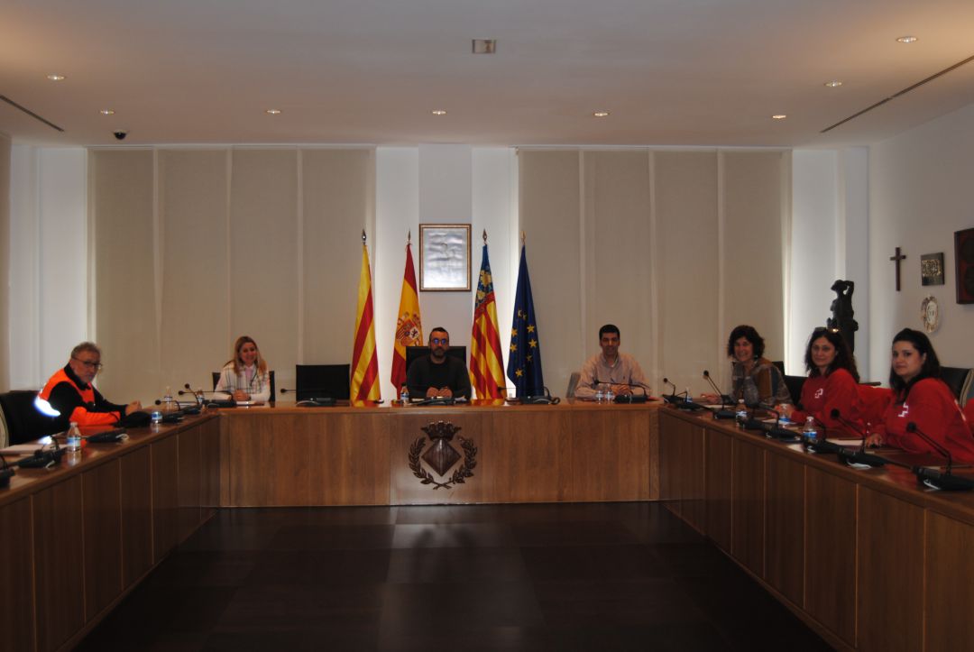 Reunión Cruz Roja y Servicios Sociales de Vila-real Reunión Cruz Roja y Servicios Sociales de Vila-real