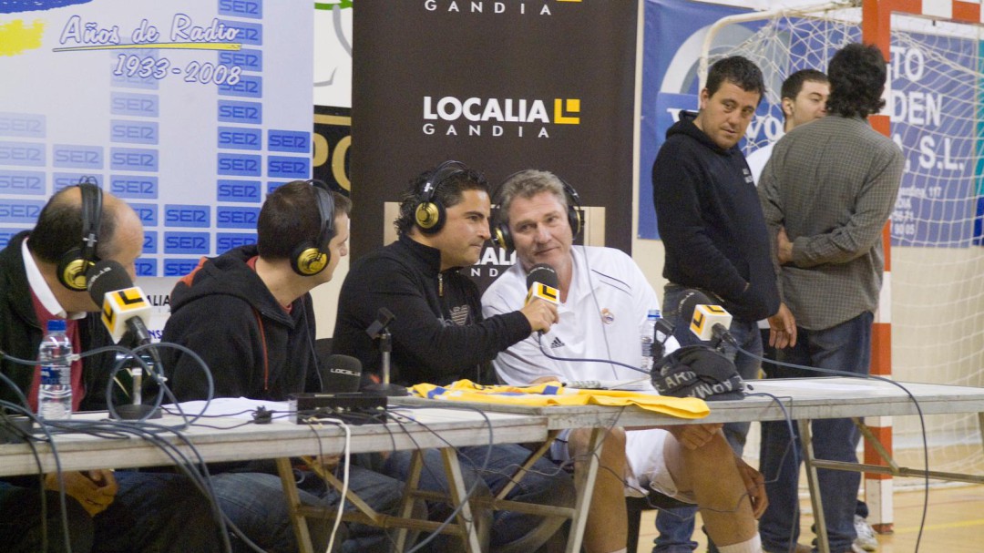 El torneo de básquet de Leyendas entre el FC Barcelona, Real Madrid y Gandia se vuelve a emitir en Telesafor