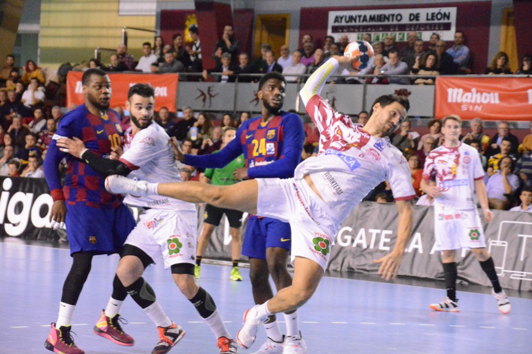 Ademar y Barcelona, dos de los equipos que difieren en su postura sobre el futuro de la liga Ademar y Barcelona, dos de los equipos que difieren en su postura sobre el futuro de la liga