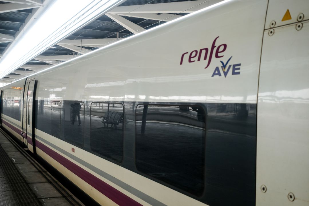 Las taquillas de Renfe solo admitirán el pago de billetes con tarjeta desde el 27 de marzo y durante todo el estado de alarma Las taquillas de Renfe solo admitirán el pago de billetes con tarjeta desde el 27 de marzo y durante todo el estado de alarma