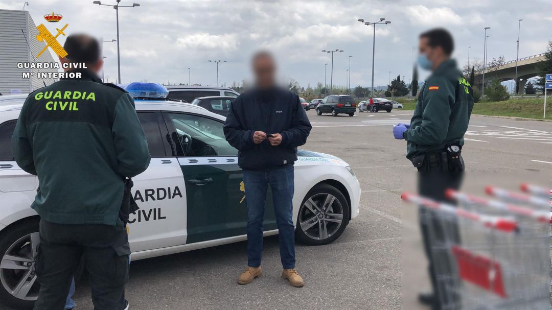 Denunciado un matrimonio que debía permanecer en aislamiento por ir a comprar al supermercado de Calahorra Denunciado un matrimonio que debía permanecer en aislamiento por ir a comprar al supermercado de Calahorra