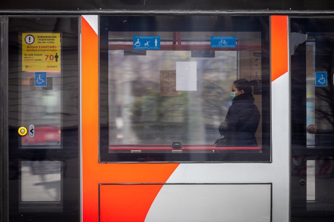 Tranvía de Zaragoza con restricciones en el acceso durante el estado de alarma Tranvía de Zaragoza con restricciones en el acceso durante el estado de alarma
