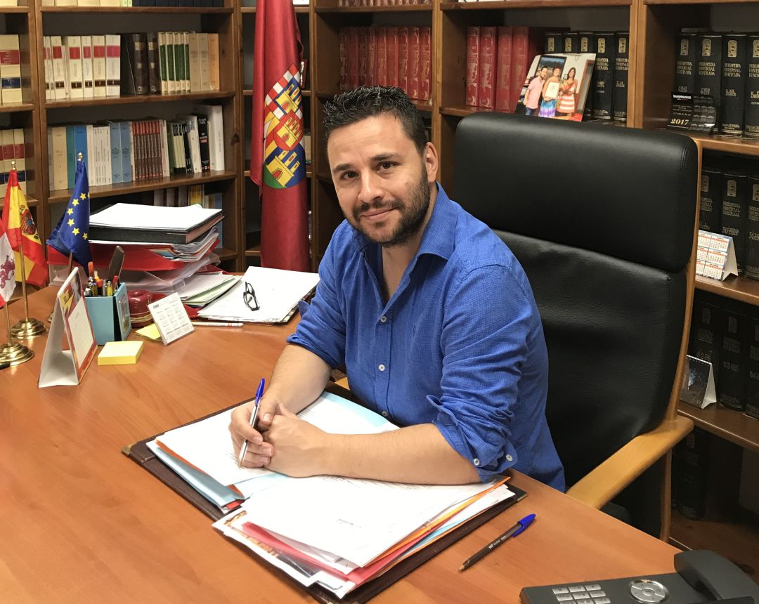 Roberto Aparicio, alcalde de La Adrada Roberto Aparicio, alcalde de La Adrada