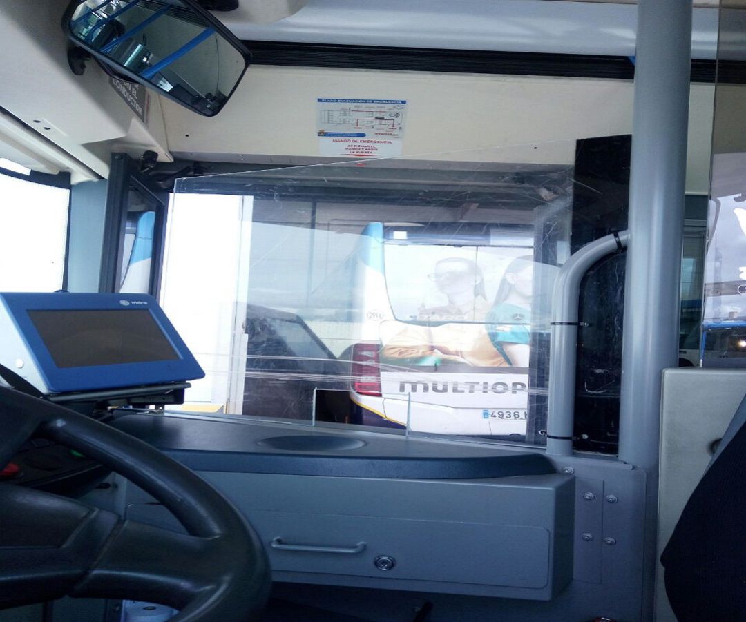 Mamparas instaladas en los autobuses Mamparas instaladas en los autobuses