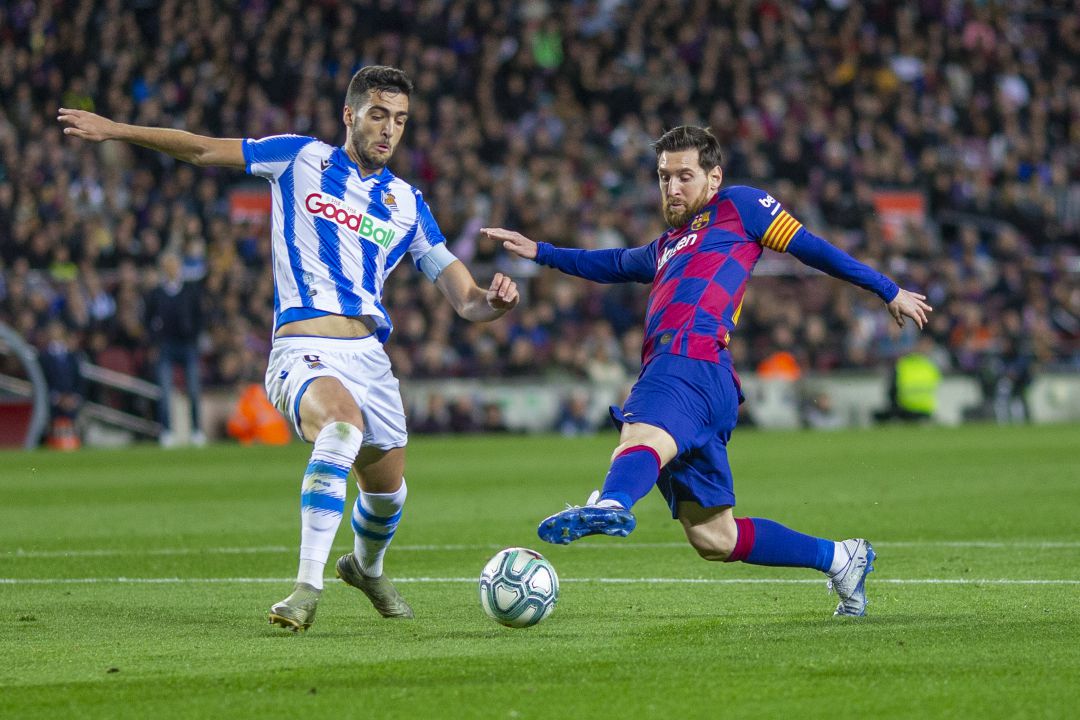Messi y Mikel Merino disputan un balón durante la última jornada de LaLiga. Messi y Mikel Merino disputan un balón durante la última jornada de LaLiga.