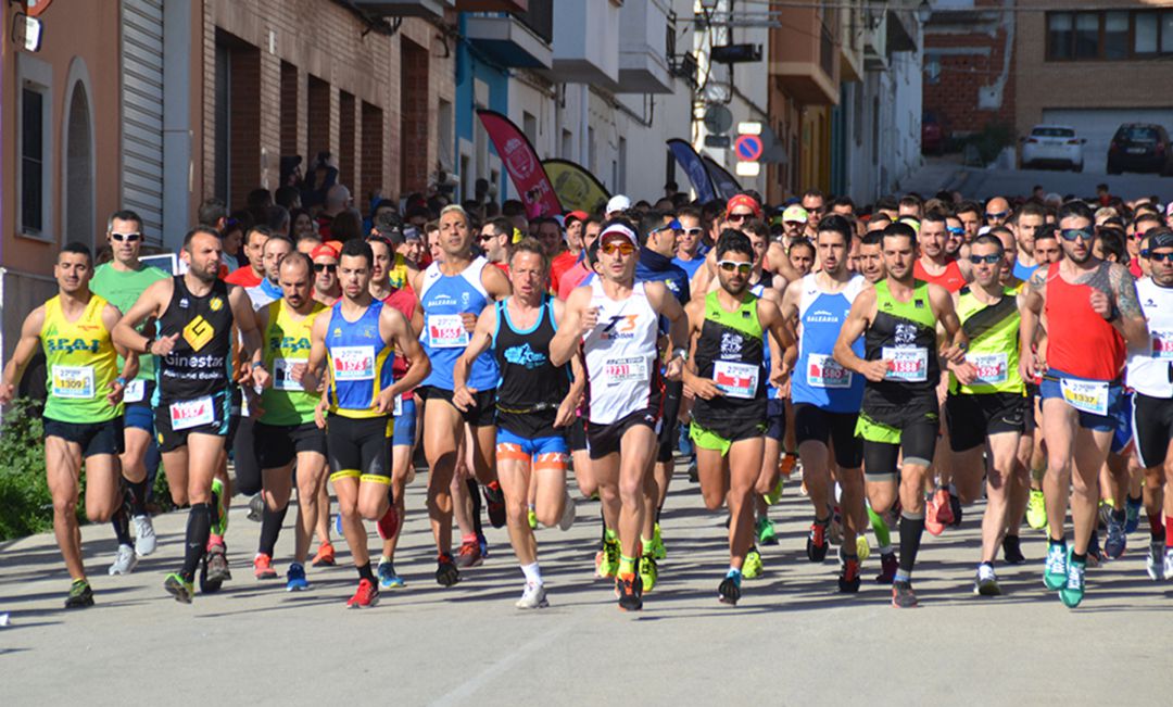 Salida de la carrera popular de Gata de Gorgos de 2019. Salida de la carrera popular de Gata de Gorgos de 2019.
