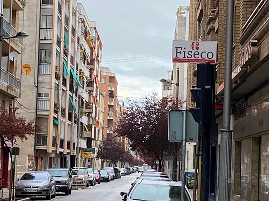 Calle Ferrocarril d'Alcoi durante estos días de cuarentena y donde se detuvo al hombre condenado ahora Calle Ferrocarril d'Alcoi durante estos días de cuarentena y donde se detuvo al hombre condenado ahora