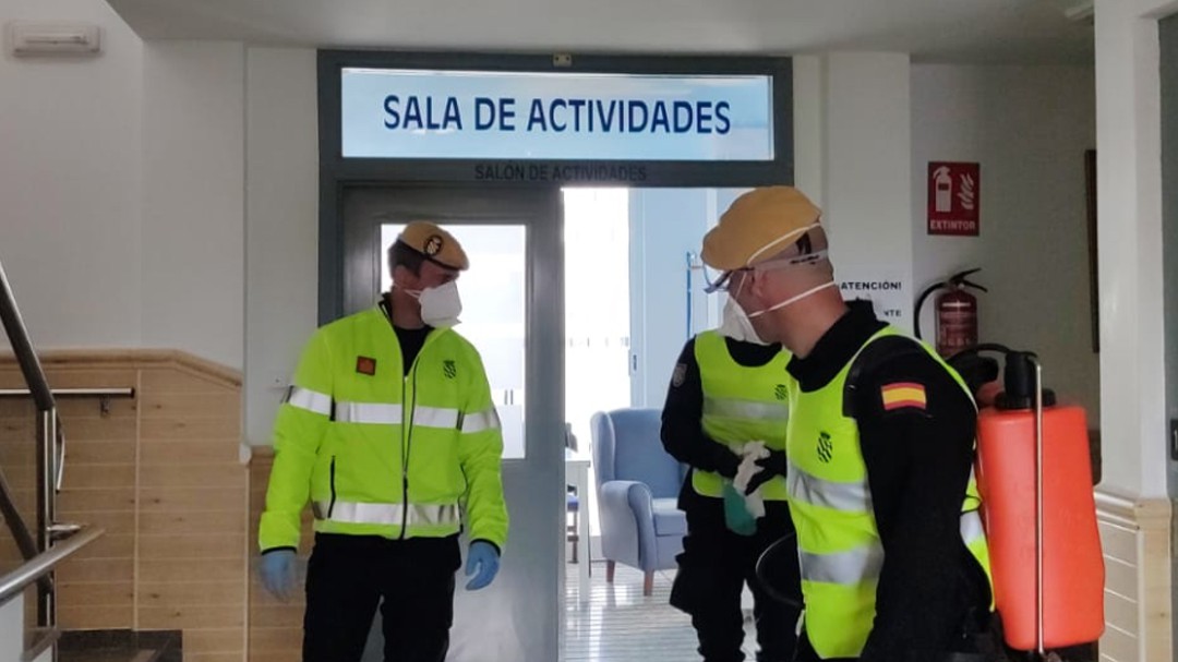 Un tercio de los fallecidos por coronavirus eran mayores internos en residencias