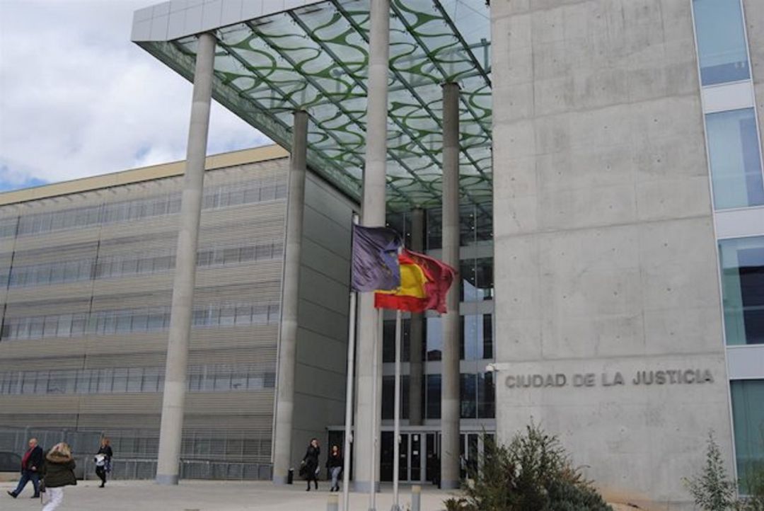 La juez requiere a Salud información de la situación en la residencias de Churra y CASER en Santo Ángel La juez requiere a Salud información de la situación en la residencias de Churra y CASER en Santo Ángel
