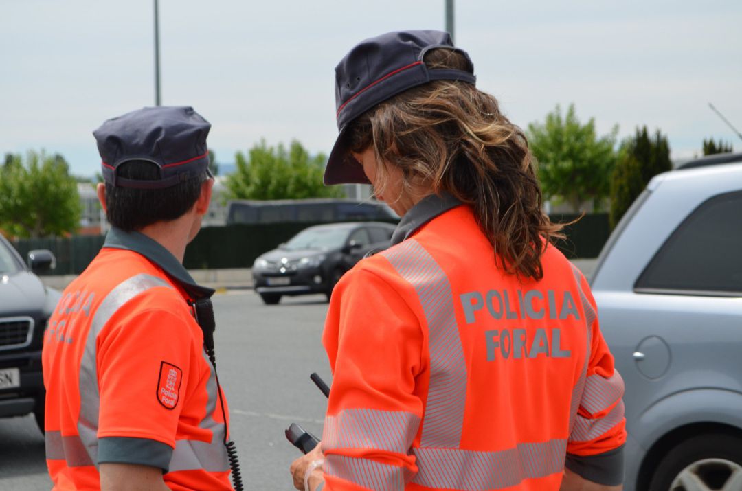 Agentes de la Policía Foral. Agentes de la Policía Foral.