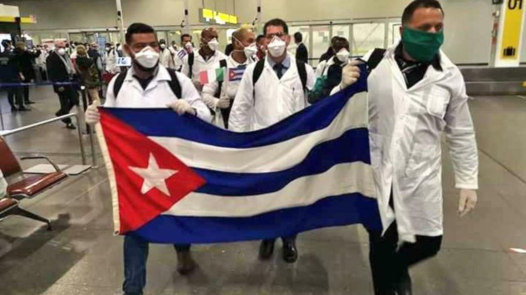Los médicos cubanos que ayudan a Italia: "La solidaridad no es dar lo que te sobra, es compartir lo que tienes"