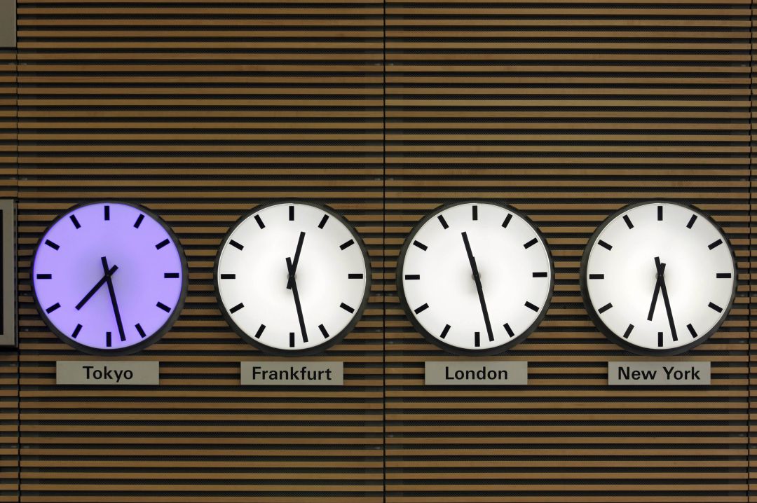 Esta noche, a las 2h serán las 3h Esta noche, a las 2h serán las 3h