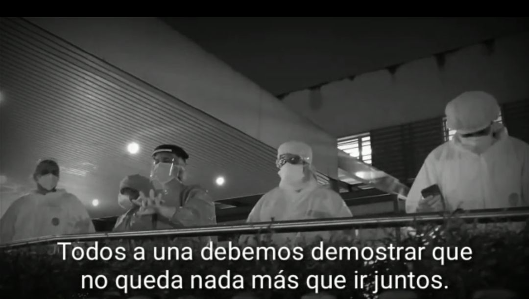 Fotograma del vídeo-aplauso, realizado por uno de los bomberos de Valdepeñas (Ciudad Real) Fotograma del vídeo-aplauso, realizado por uno de los bomberos de Valdepeñas (Ciudad Real)