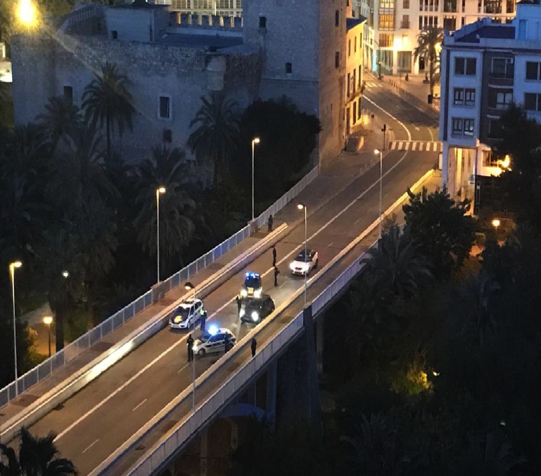 Control policial ayer en el Puente de Altamira Control policial ayer en el Puente de Altamira