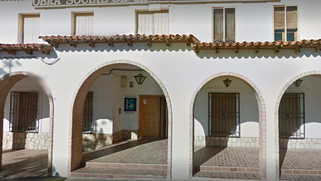 Centro de Salud de Mota del Cuervo, donde ejercía como médico de Familia Sara Bravo Centro de Salud de Mota del Cuervo, donde ejercía como médico de Familia Sara Bravo