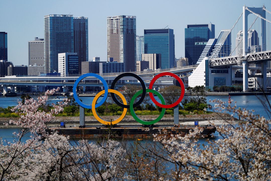 Los aros olímpicos en Tokio. Los aros olímpicos en Tokio.