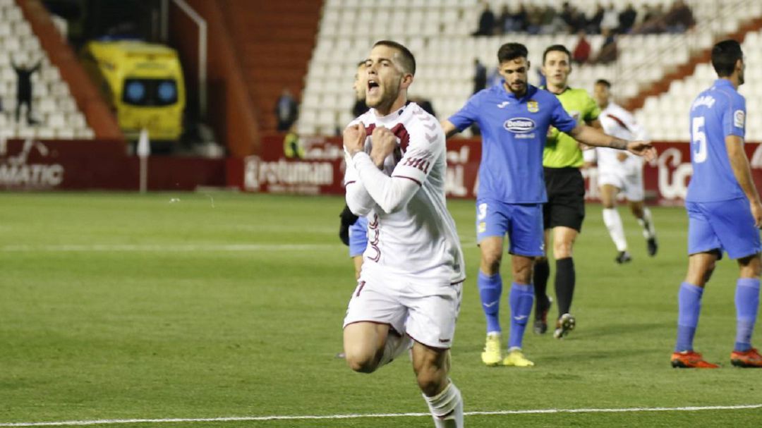 Álvaro Jimenez celebra un gol con el Albacete Álvaro Jimenez celebra un gol con el Albacete