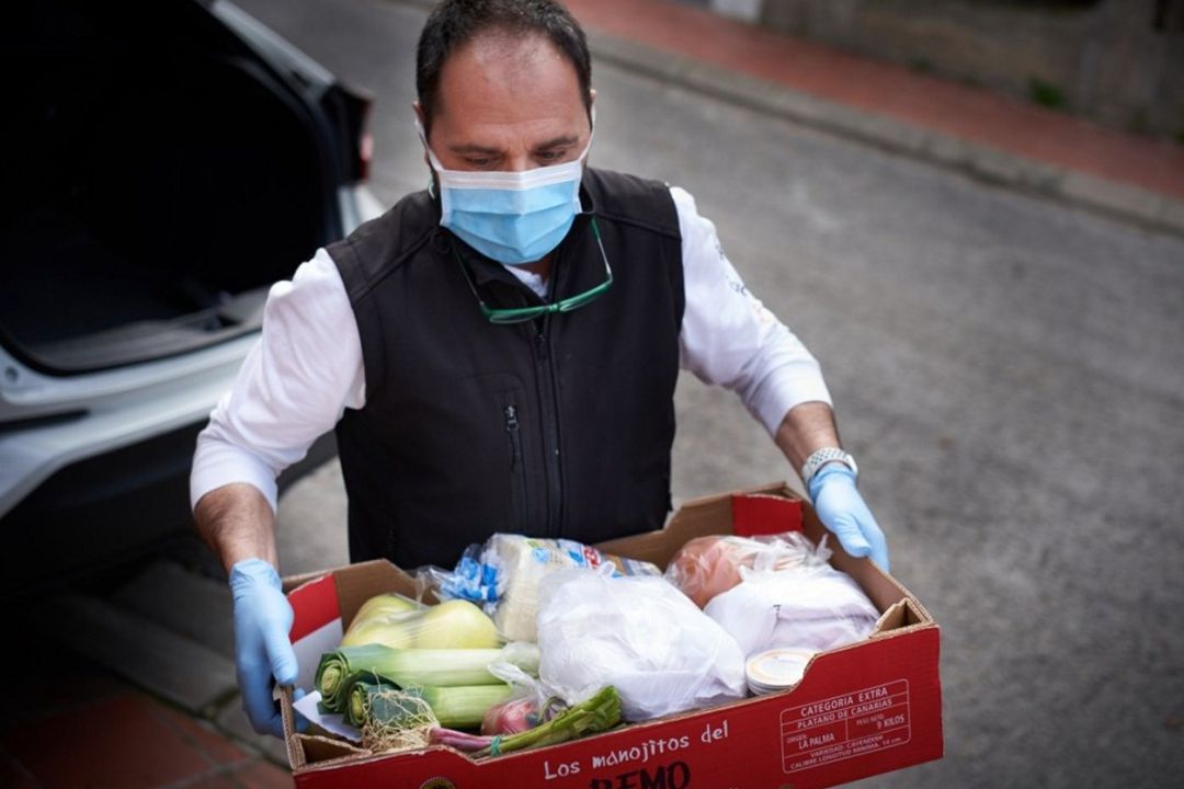 Alimentos De Primera Necesidad Para Familias De La Comarca Gracias