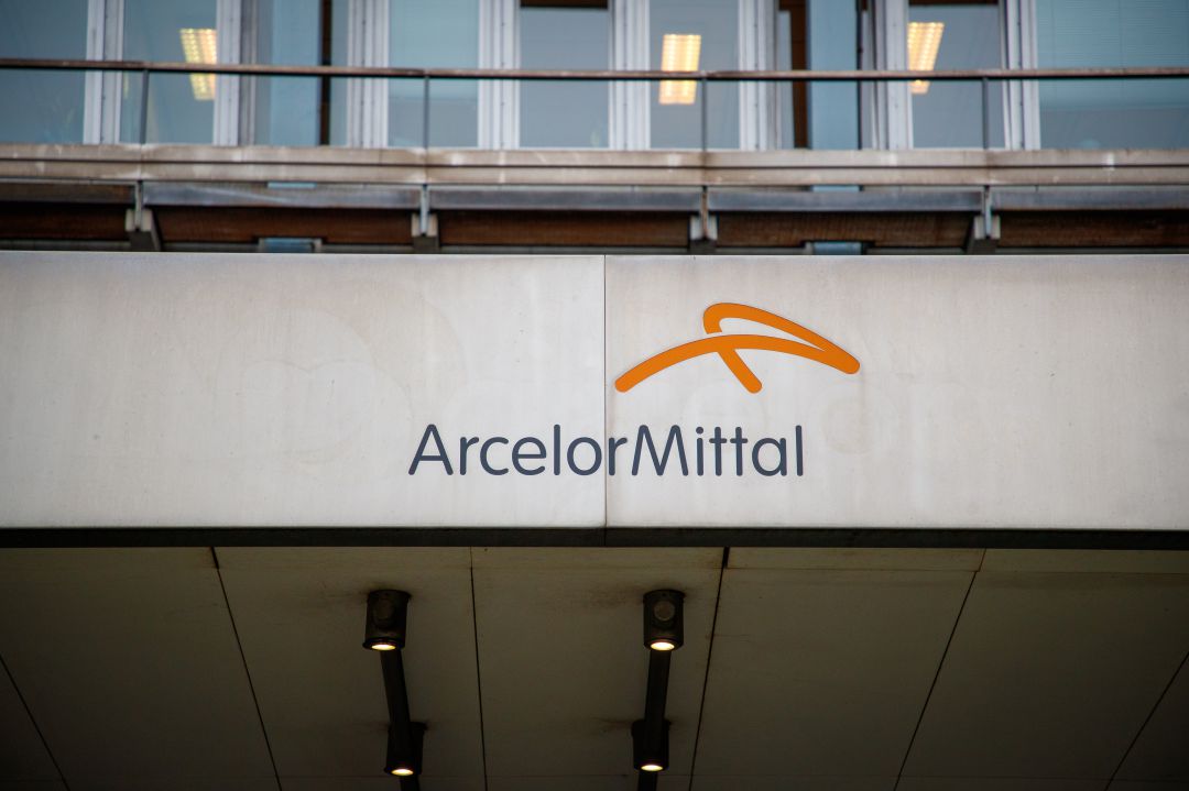 Entrada a la factoría de Arcelor Mittal. Entrada a la factoría de Arcelor Mittal.