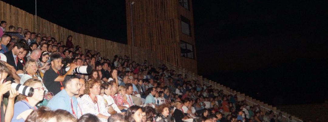 Público asistente a Puy du Fou España en su primera temporada Público asistente a Puy du Fou España en su primera temporada
