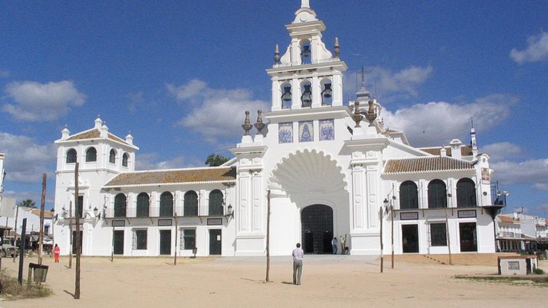 La alcaldesa de Almonte pide la presencia de la UME ante las concentraciones en El Rocío