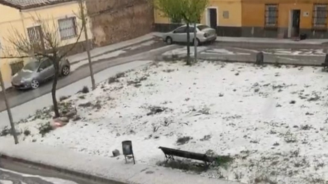 Tromba de agua, granizada y más de 35 l/m2 en Hellín en solo 24 horas