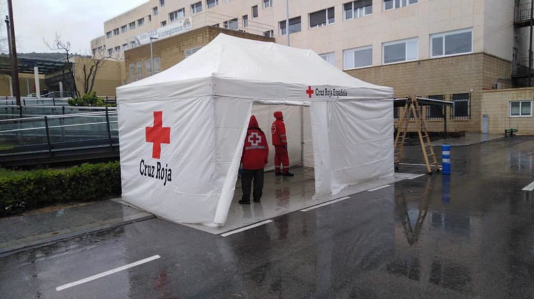 Carpa donde se realizan las pruebas de coronavirus sin bajar del vehículo Carpa donde se realizan las pruebas de coronavirus sin bajar del vehículo