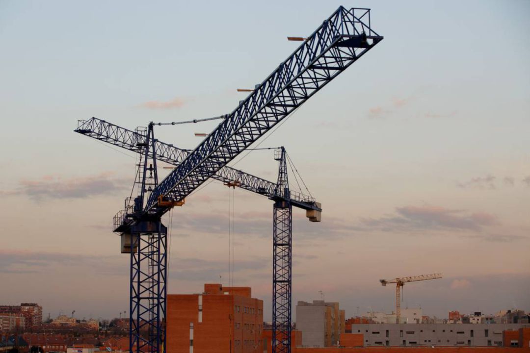 Los constructores acusan a Gobierno central de "penalizar" al sector Los constructores acusan a Gobierno central de "penalizar" al sector