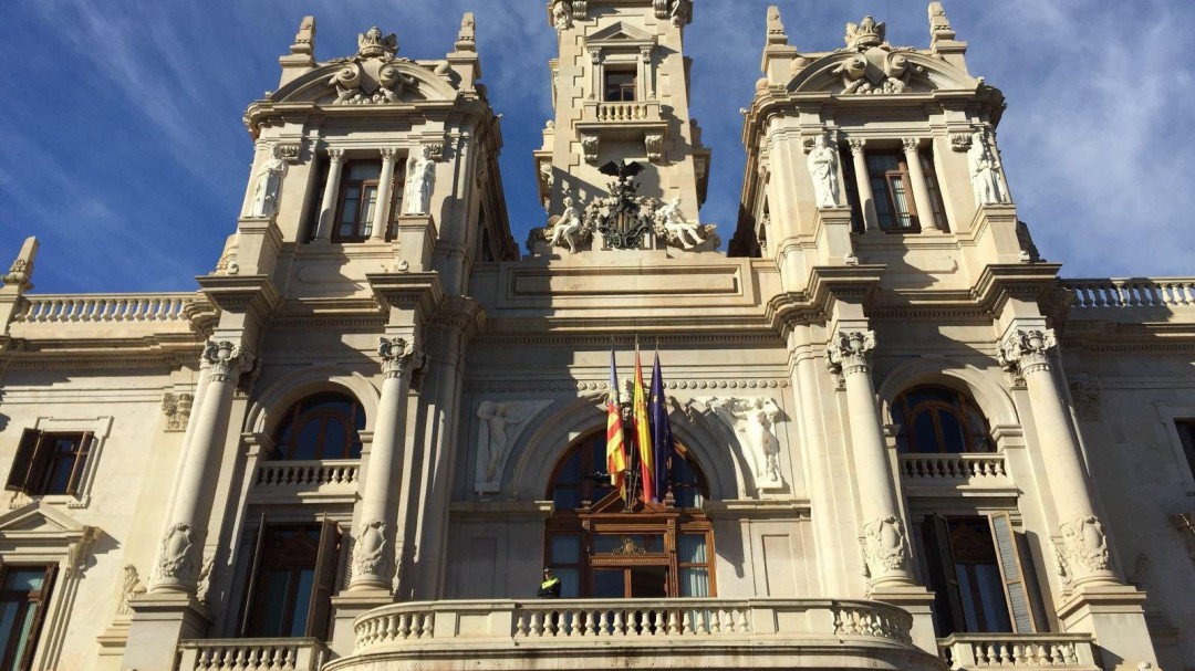 1.200 funcionarios del Ayuntamiento de València ya trabajan desde casa