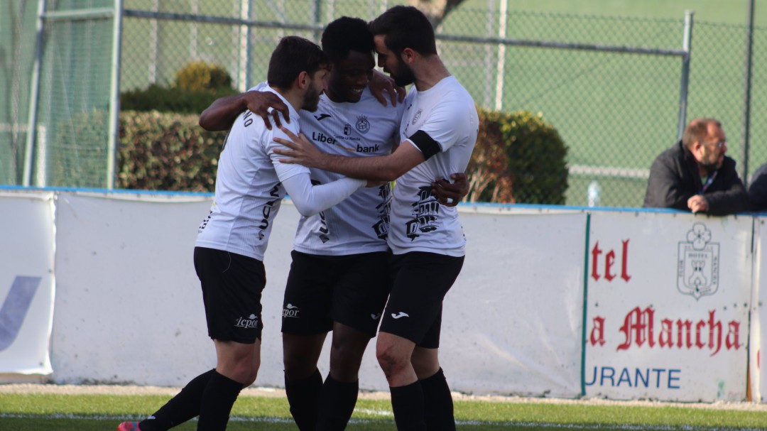 La Balompédica mantiene el compromiso de pagar las nóminas de jugadores y cuerpo técnico