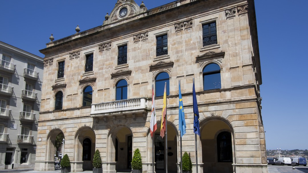 El COVID-19 obliga a suspender los contratos de comedores escolares y el proyecto 11x12 en Gijón