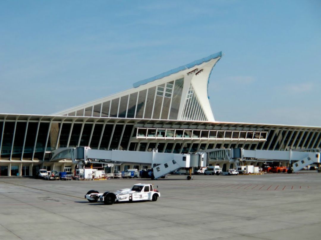 Aeropuerto de Bilbao Aeropuerto de Bilbao