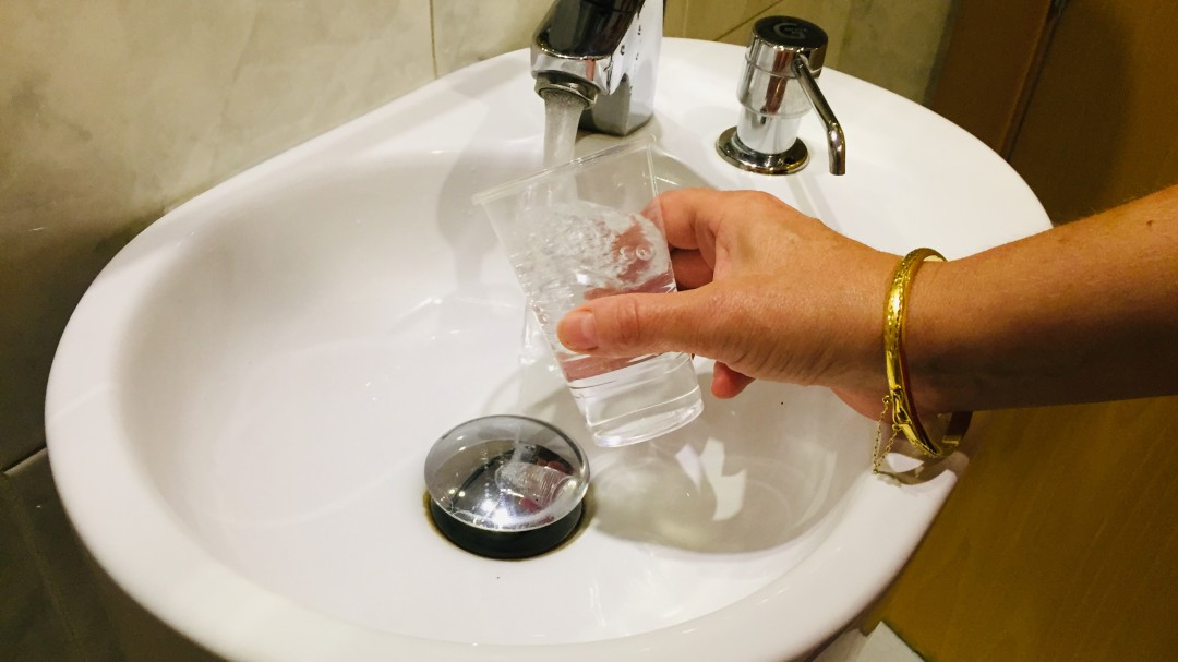 Sin agua potable durante la cuarentena en Campillo de Arenas