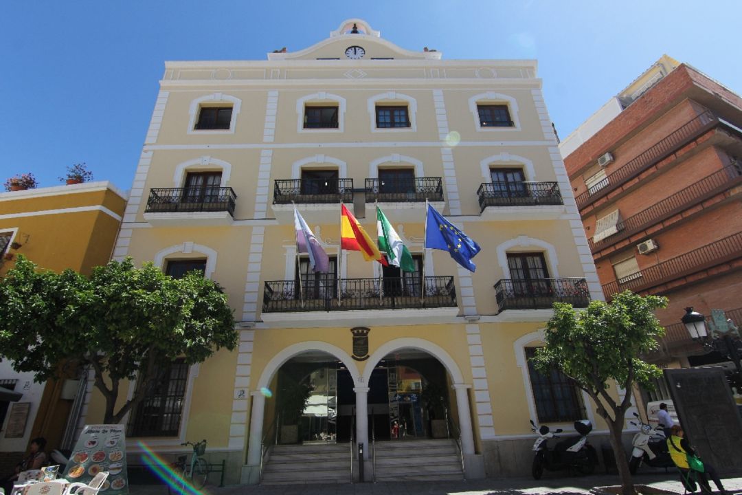 Fachada del Ayuntamiento de Almuñécar Fachada del Ayuntamiento de Almuñécar