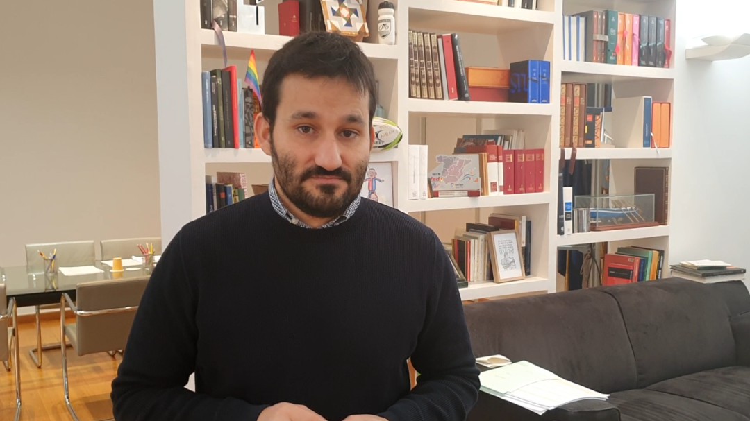 Vicent Marzà: "Enviaremos 10.000 tabletas con conexión a Internet para el alumnado sin dispositivos"