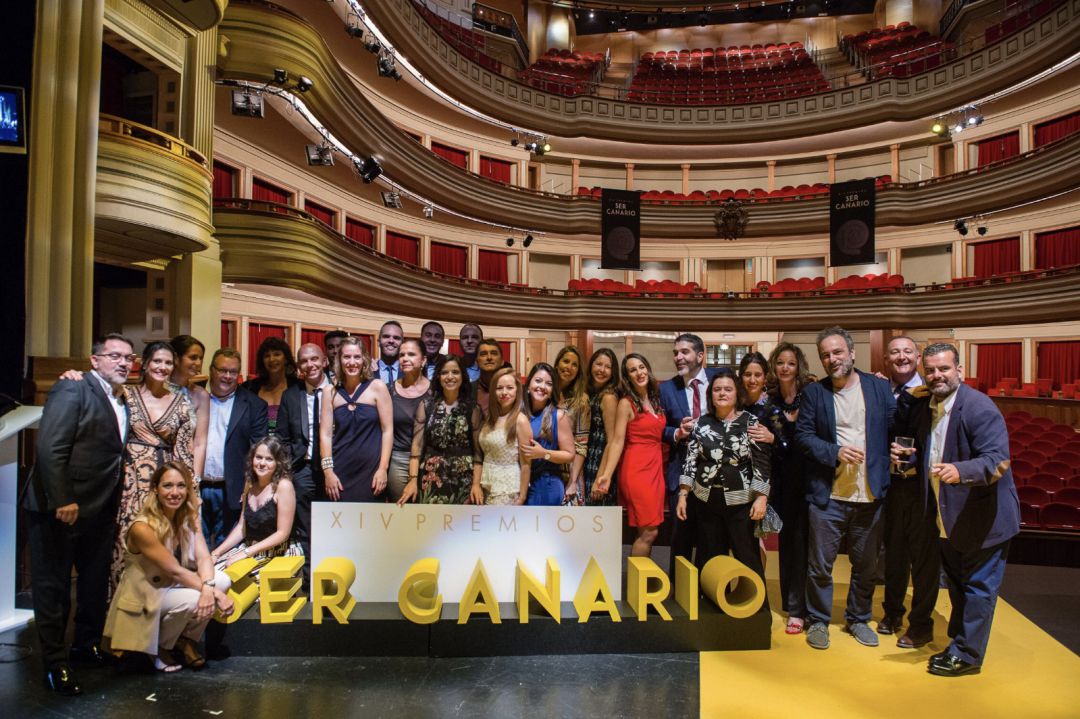 Parte del equipo de SER Las Palmas durante la última gala de los premios "Ser Canario" que entrega anualmente la emisora. Parte del equipo de SER Las Palmas durante la última gala de los premios "Ser Canario" que entrega anualmente la emisora.