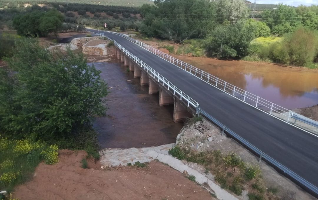 Nuevo vado construido en la carretera de Miraelrío. Nuevo vado construido en la carretera de Miraelrío.