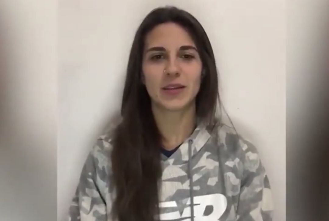 Marta Cardona responde a las preguntas desde su casa Marta Cardona responde a las preguntas desde su casa