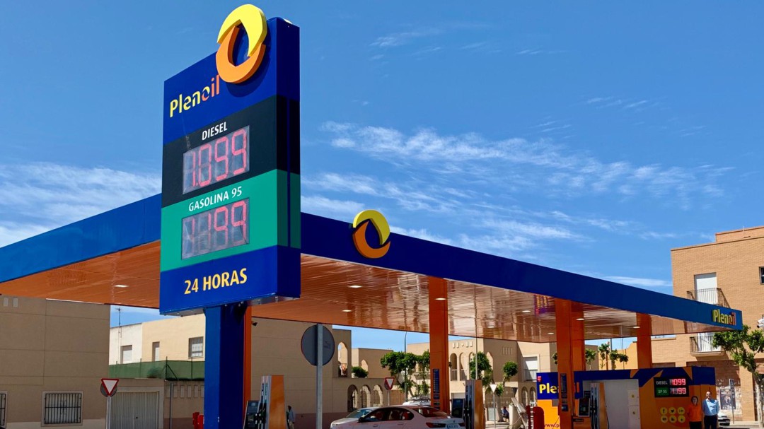 Las gasolineras low cost: Actividad esencial 24h