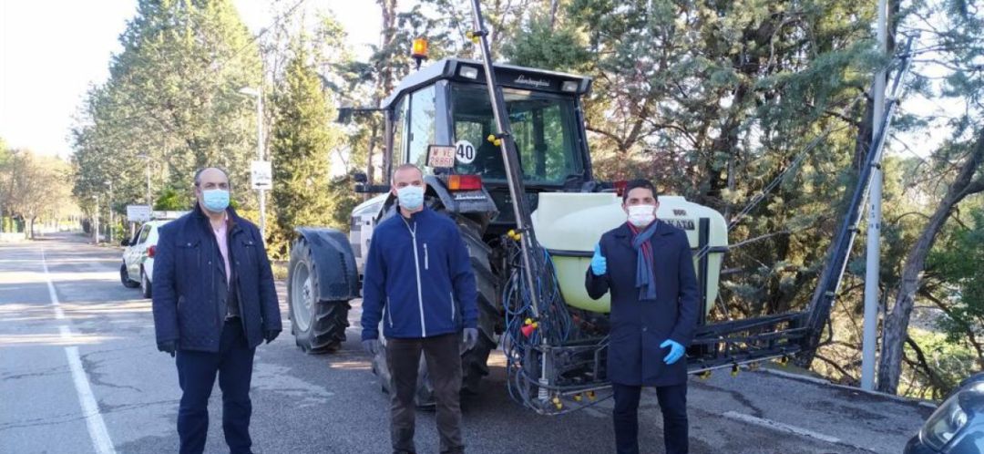 Los agricultores de 'Sanse' ayudan desde este jueves a desinfectar las calles con sus tractores Los agricultores de 'Sanse' ayudan desde este jueves a desinfectar las calles con sus tractores