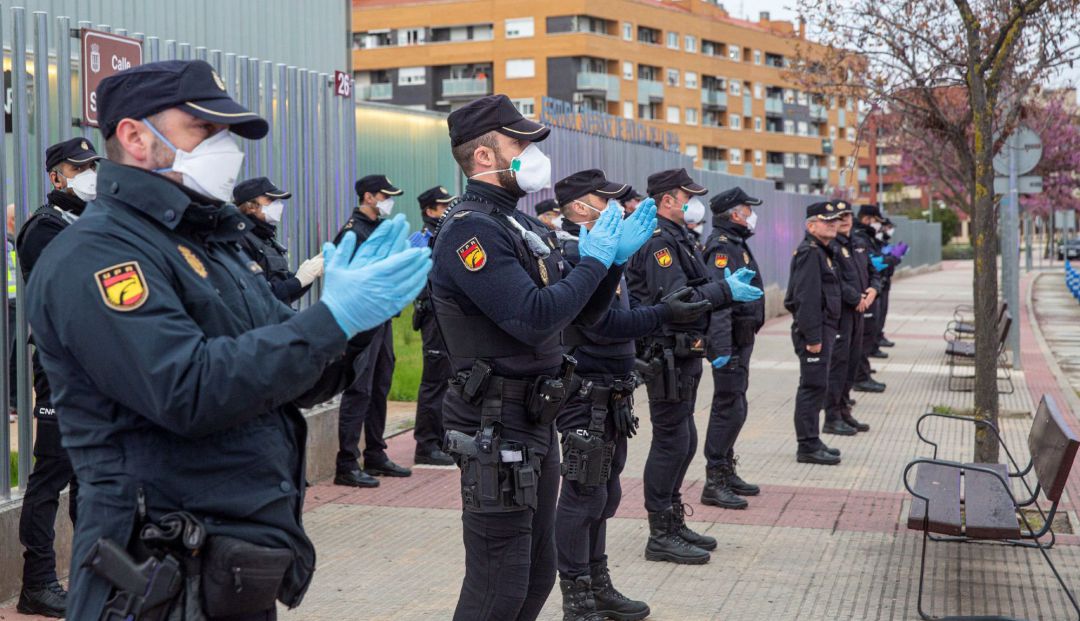 Las fuerzas de seguridad de Logroño se congregan en la sede de la Jefatura Superior de Policía de La Rioja Las fuerzas de seguridad de Logroño se congregan en la sede de la Jefatura Superior de Policía de La Rioja