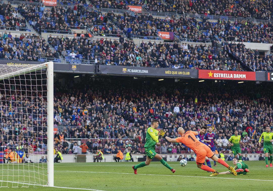 La Liga insta a los clubes a presentar ERTEs por la crisis del coronavirus