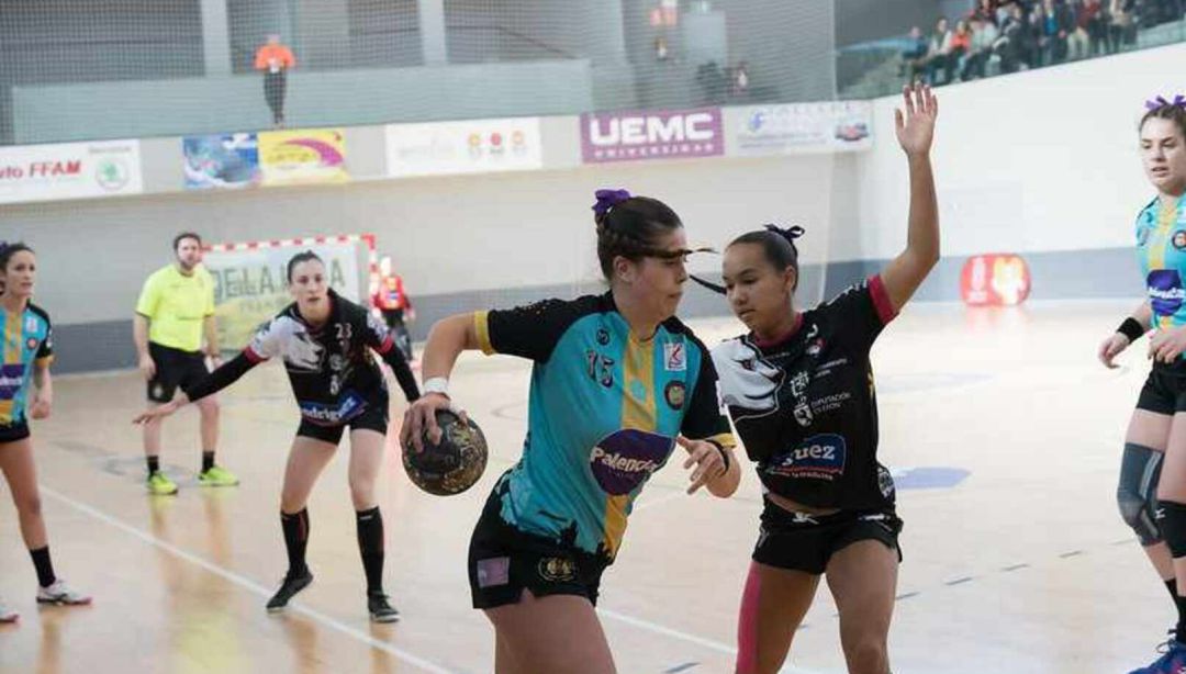 La competición en la segunda femenina de balonmano está en el aire La competición en la segunda femenina de balonmano está en el aire