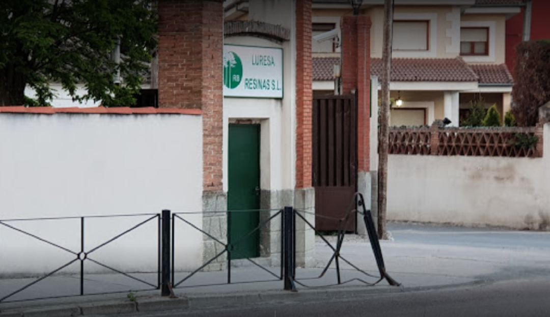 Entrada a la factoría de Luresa en la localidad de Coca Entrada a la factoría de Luresa en la localidad de Coca