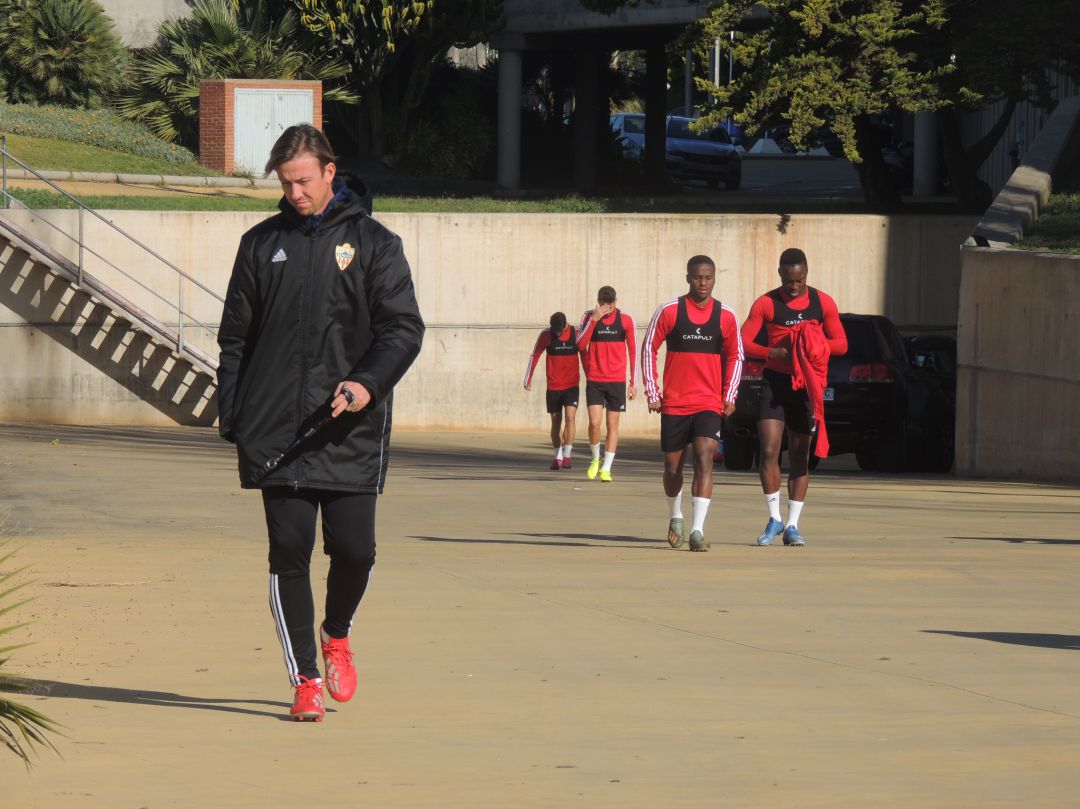 Guti, rumbo al Anexo. Guti, rumbo al Anexo.