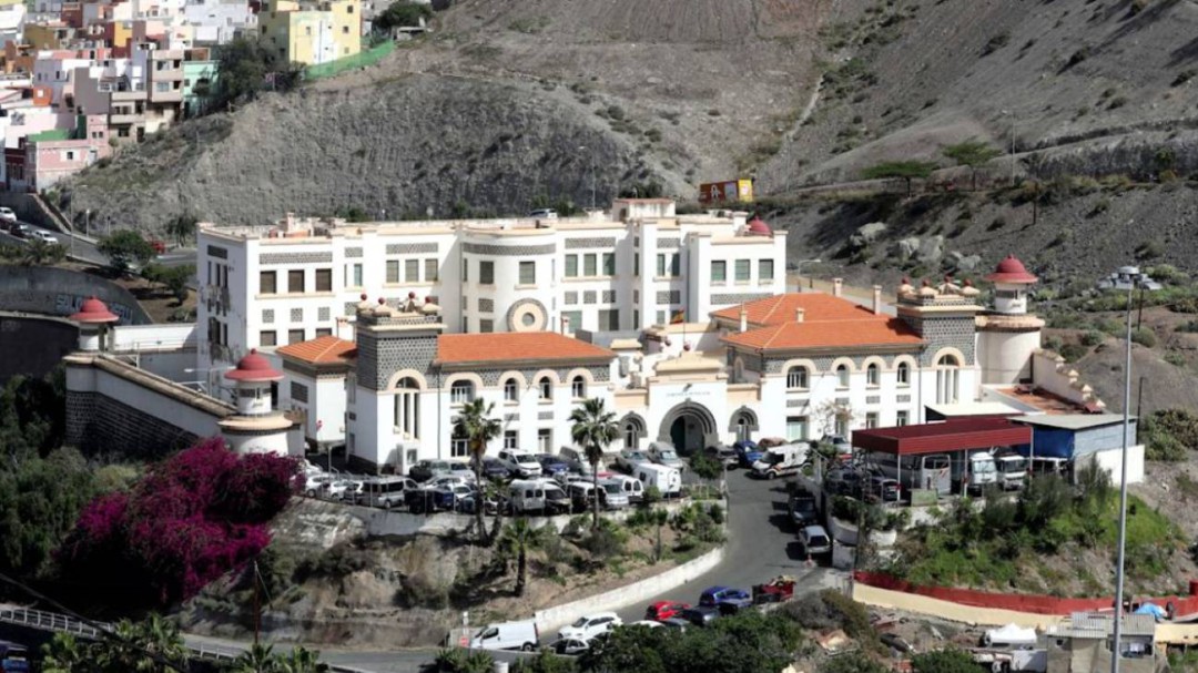 Trasladan a los inmigrantes del CIE de Gran Canaria a una residencia