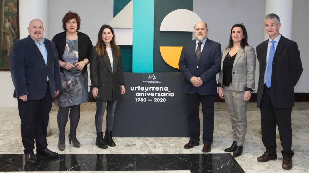 ¿Renunciarán los parlamentarios vascos a las dietas de locomoción?