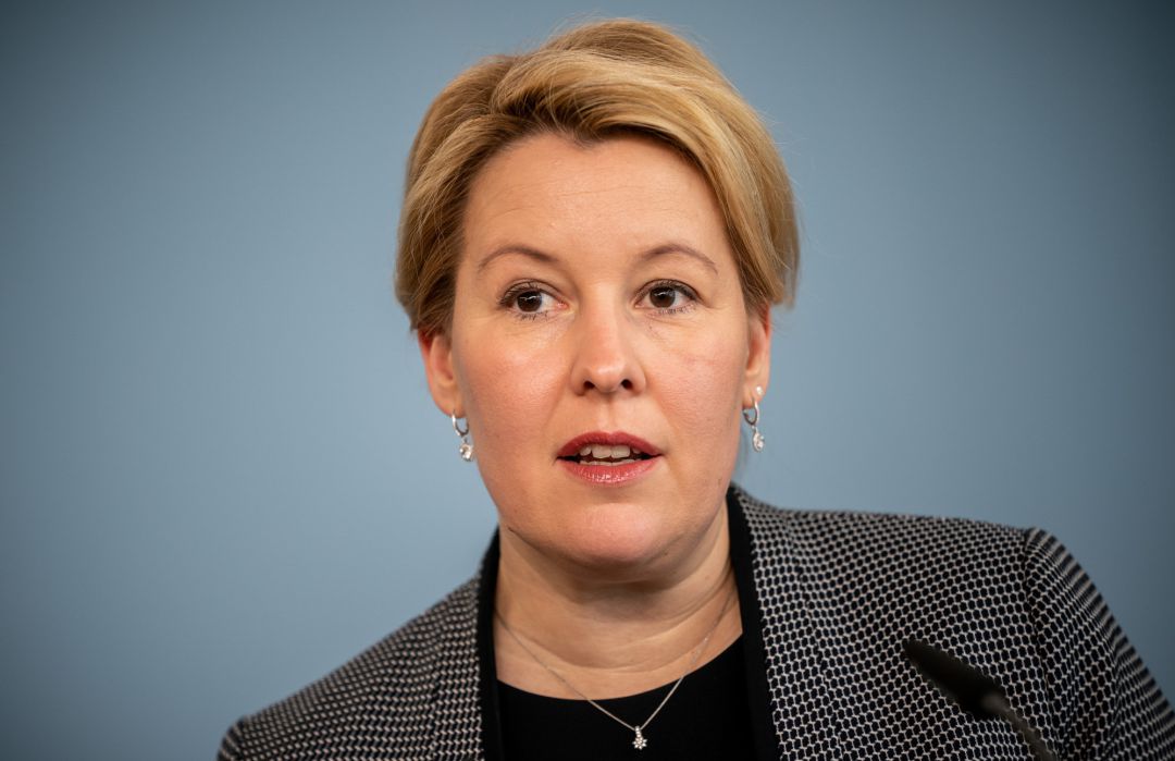 La ministra de familia Franziska Giffey en una imagen durante la rueda de prensa. La ministra de familia Franziska Giffey en una imagen durante la rueda de prensa.