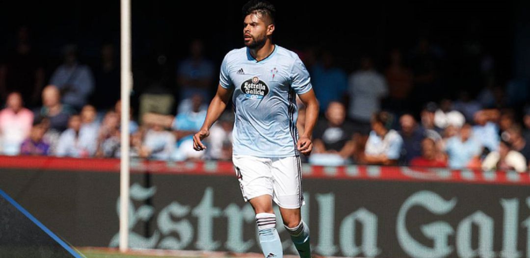 Nestor Araujo en un partido del Celta Nestor Araujo en un partido del Celta